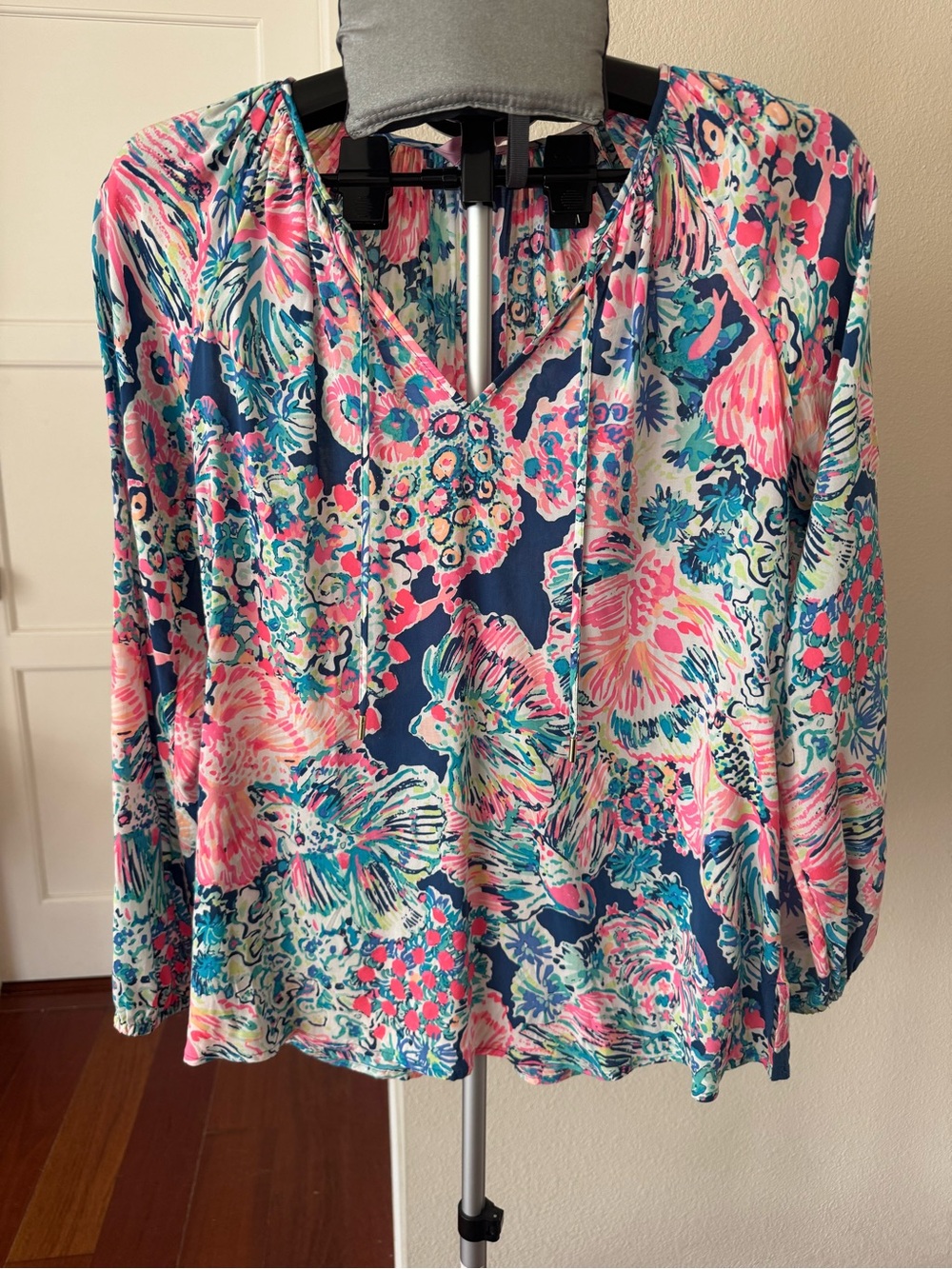 Lilly Pulitzer floral  V neck Long Sleeve Top in Navy and Pink